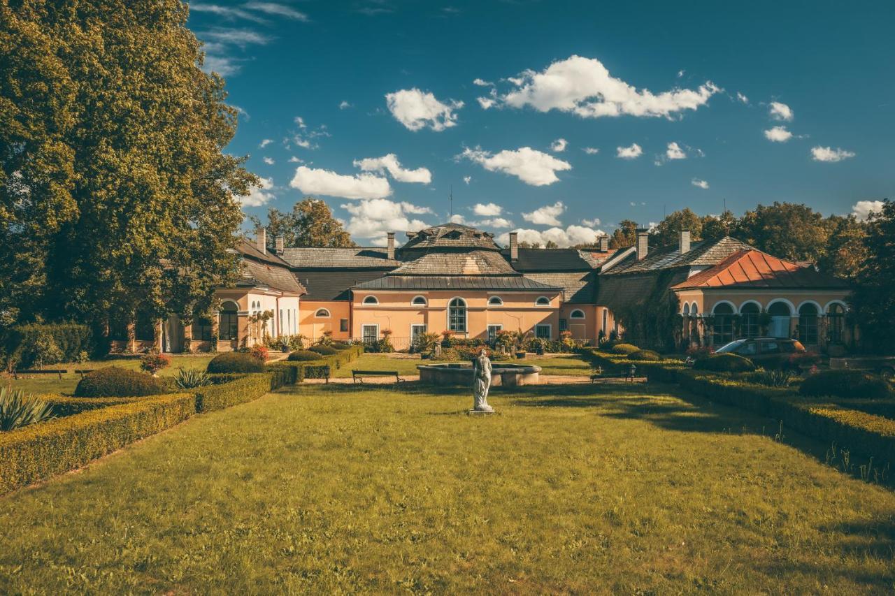 Ferienwohnung Zamek Usobi Exterior foto